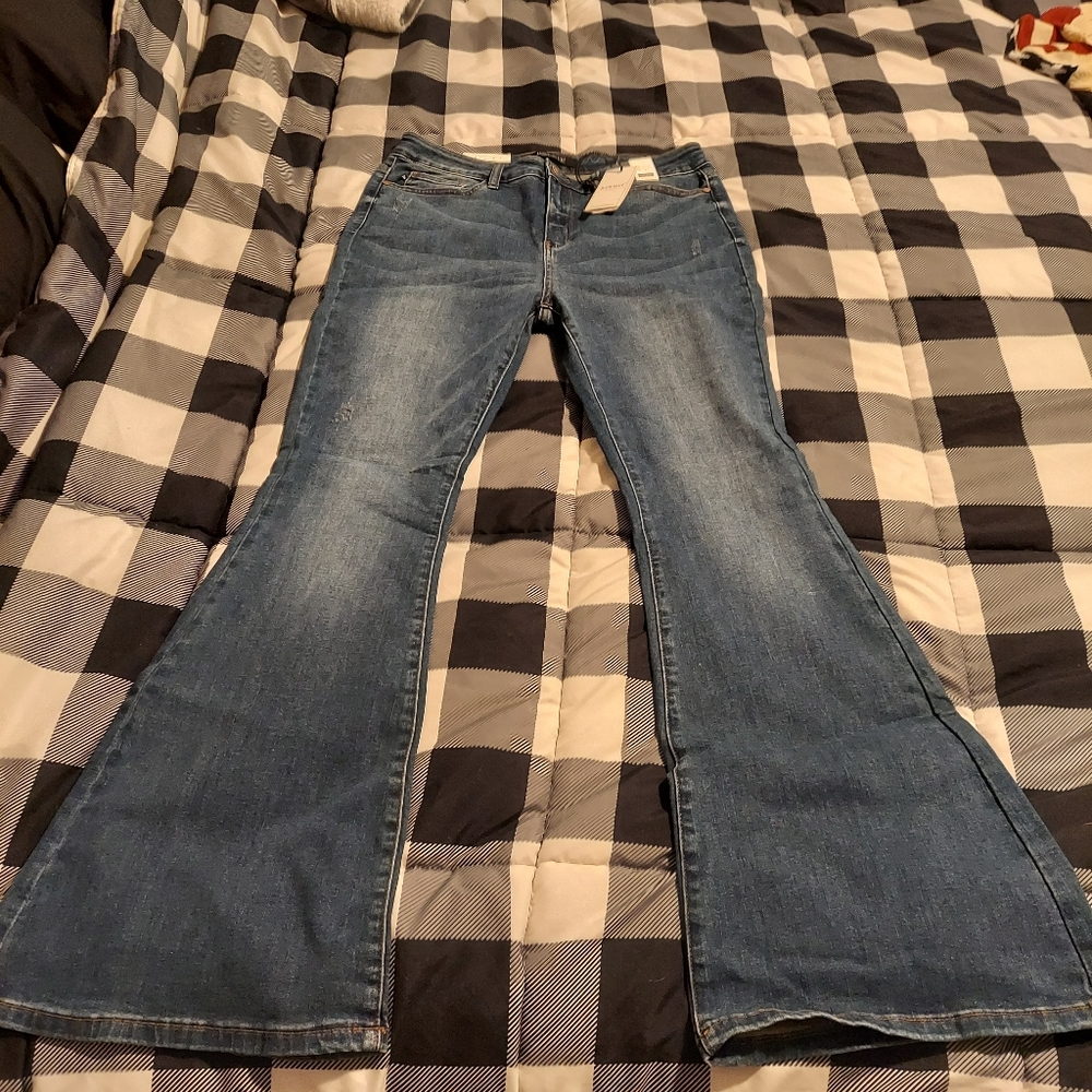 NWT Judy Blue Flare Jeans 11/30